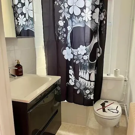 F2 Parking Gare * Melun